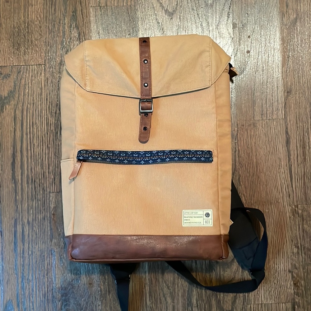 Hex Backpack with padded Laptop pouch